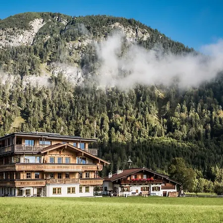 Sonnenhof Aparthotel Pertisau